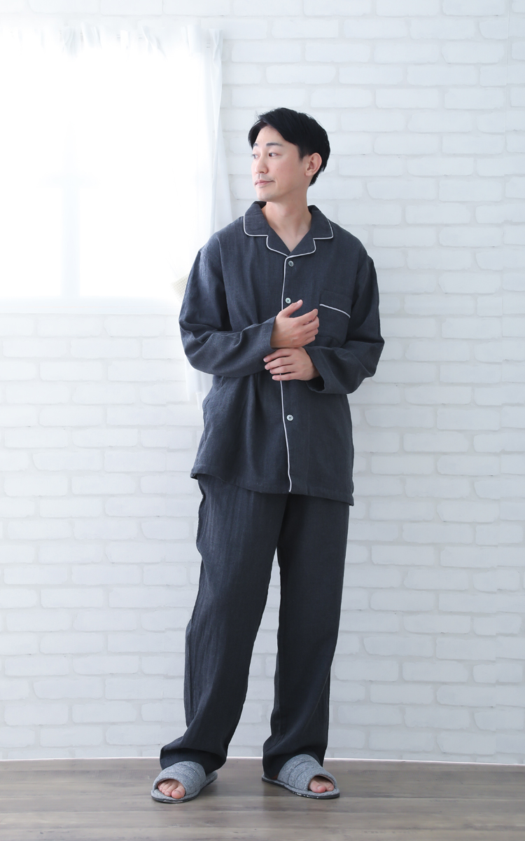 着用イメージ-男性 チャコール