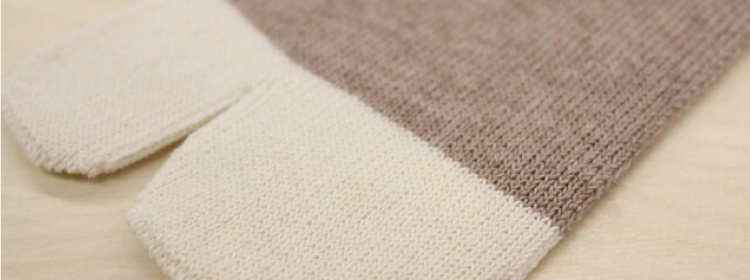 生成りと天然染料のバイカラー