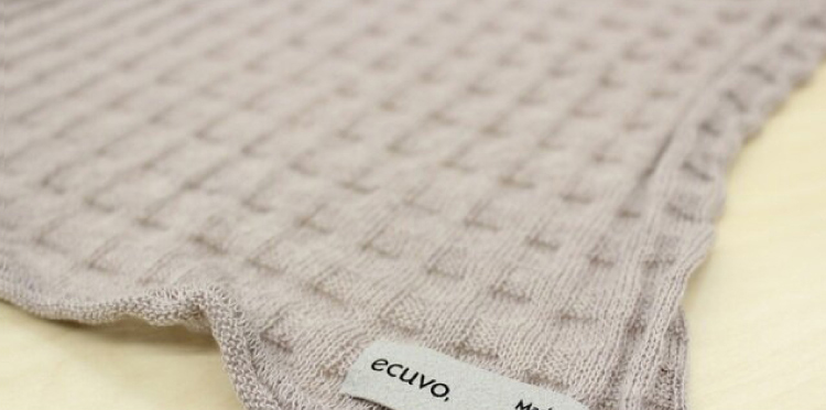 ワッフルニットの優しいふんわり感