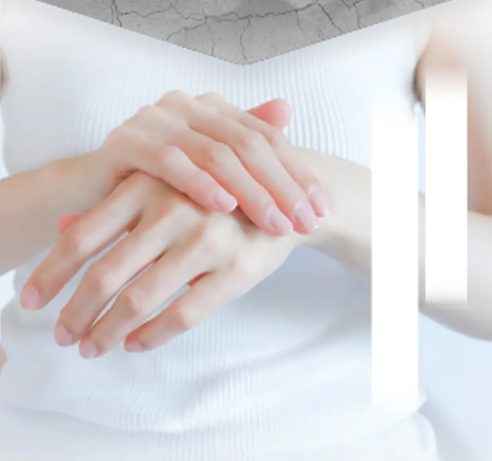 うるおいを意識した、しっとりとした手元の印象を伝えるイメージ画像