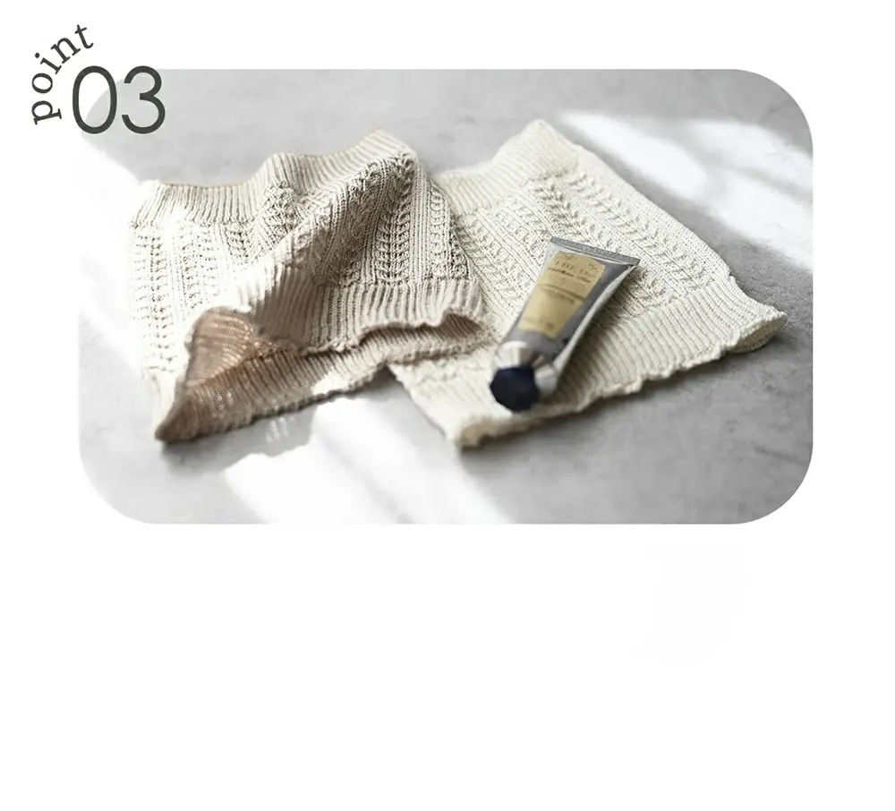 通年使用できる通気性の良いシルクネックウォーマーの商品イメージ。保温性にも配慮した素材設計