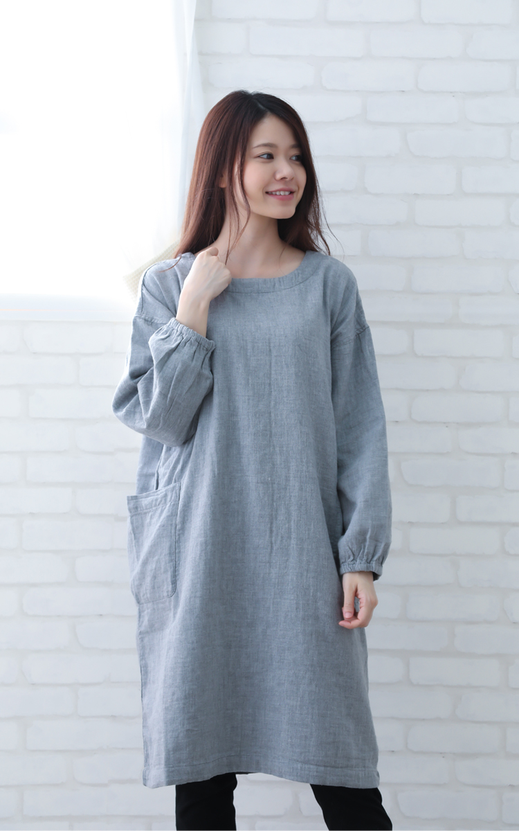 首元参考：ラウンドネック　グレー