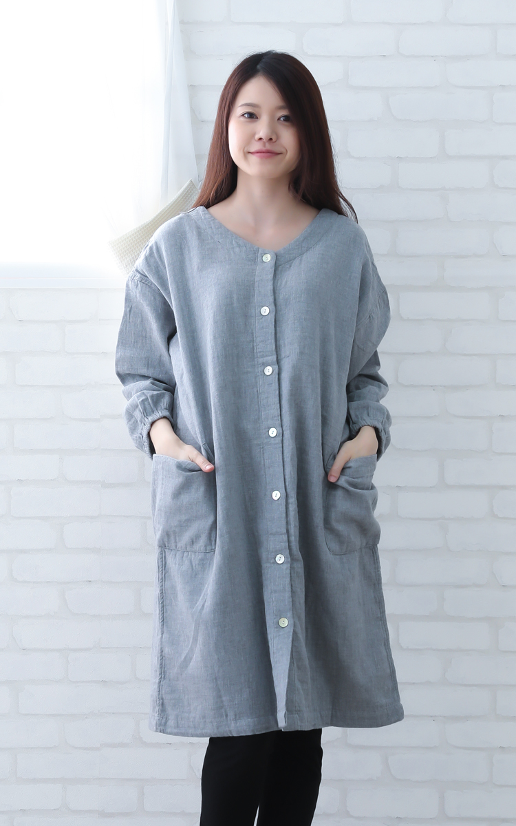 首元参考：Vネック　グレー