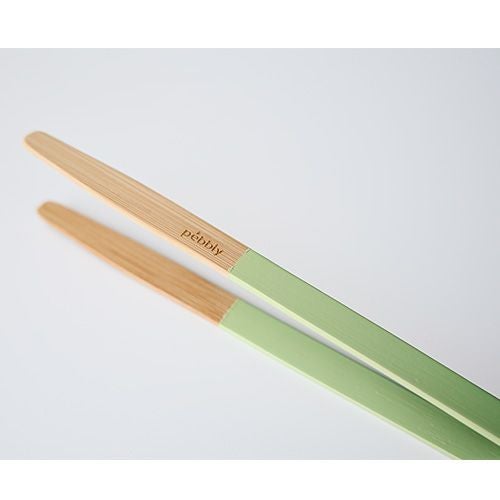 ライトグリーン